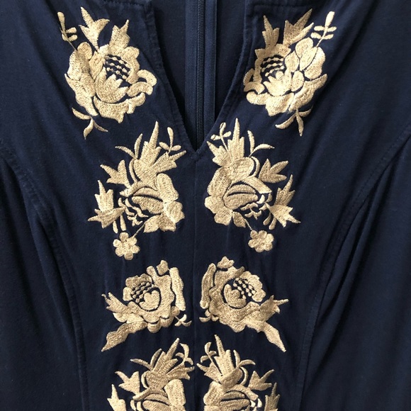 Eshakti Navy dress w/embroidered flowers - Picture 2 of 4